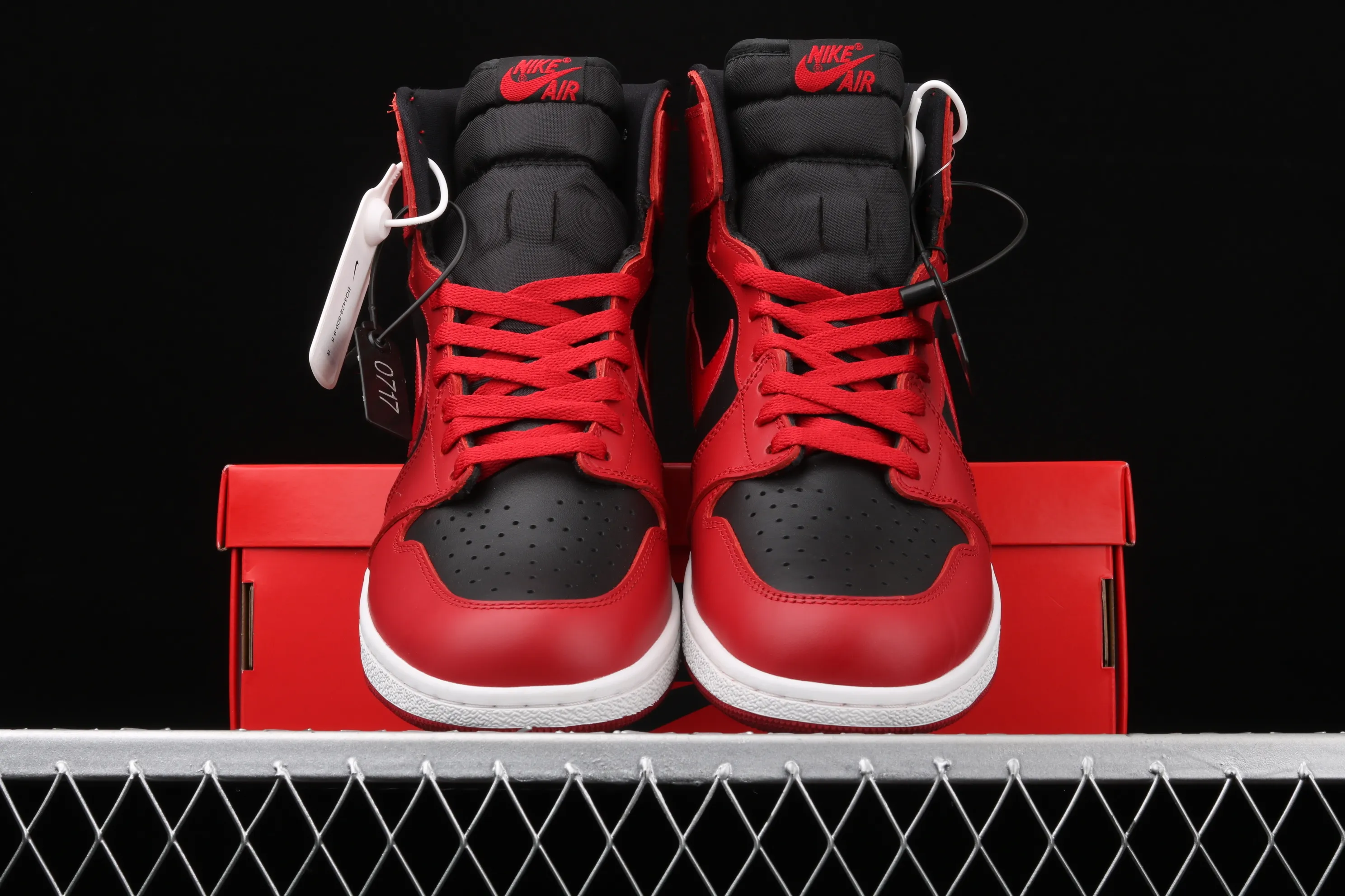 All Categories Air Jordan Jordan Series Basketball Shoes Air Jordan 1 High Pure Original Version Air Jordan 1 Hi 85 AJ1 Joe 1 Reversed Black and Red Forbidden High Basketball Shoes BQ4422-600